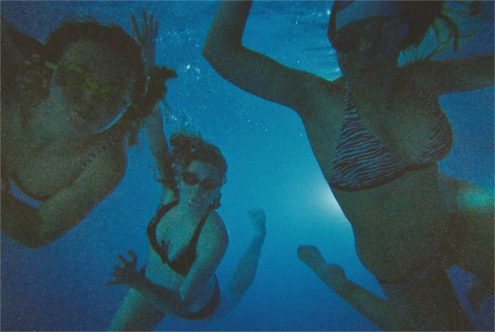 students doing underwater art